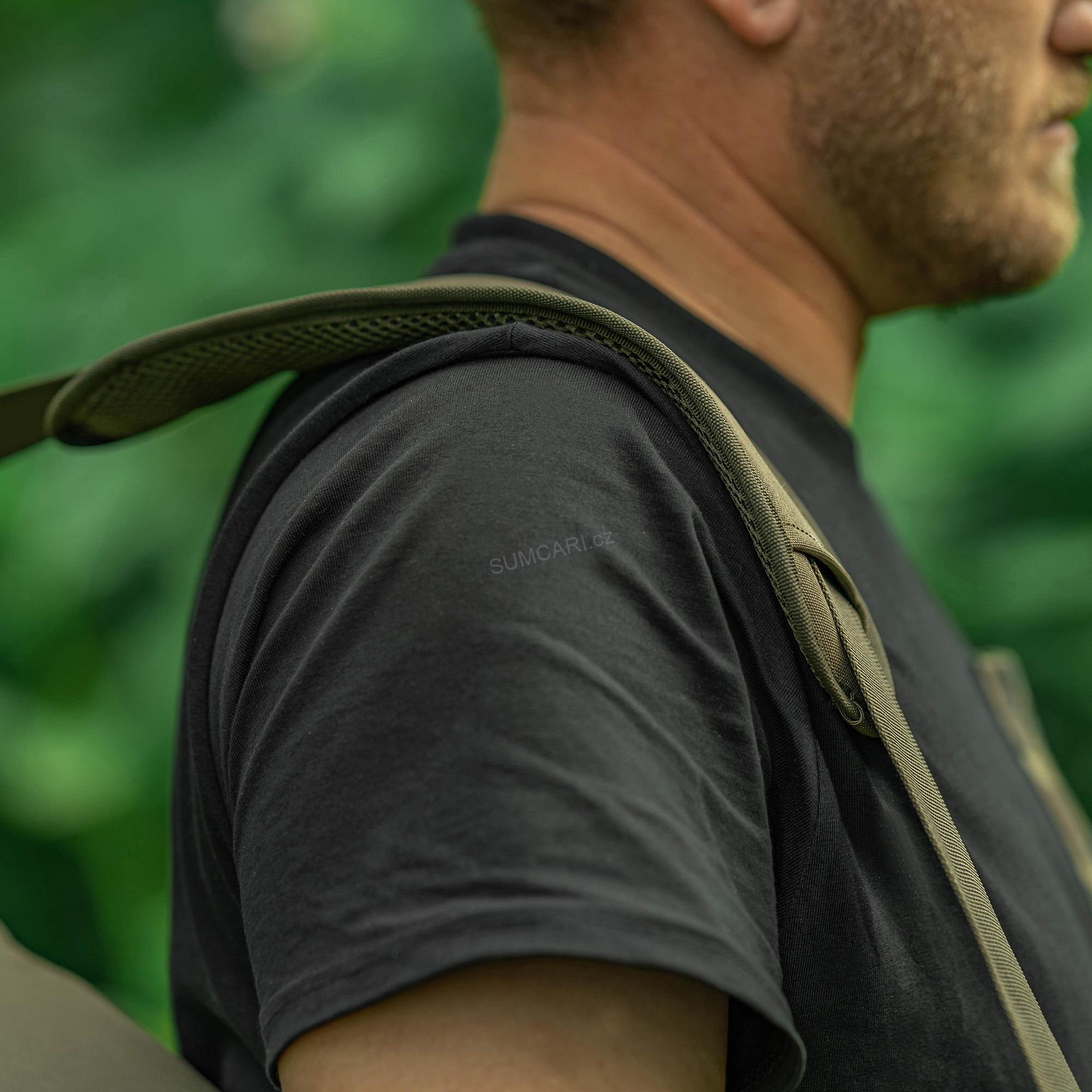 Avid Carp lehátko Revolve Bed