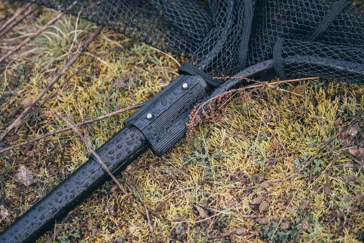Giants fishing podběrák Deluxe Landing Net Rubber Medium 70x60cm